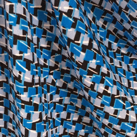 Liz Claiborne sleeveless top with draped neckline - Picture 2 of 5